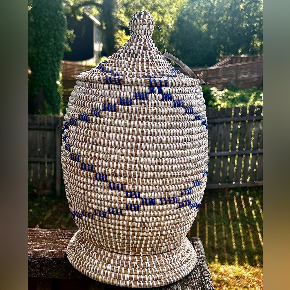 Handwoven corner basket